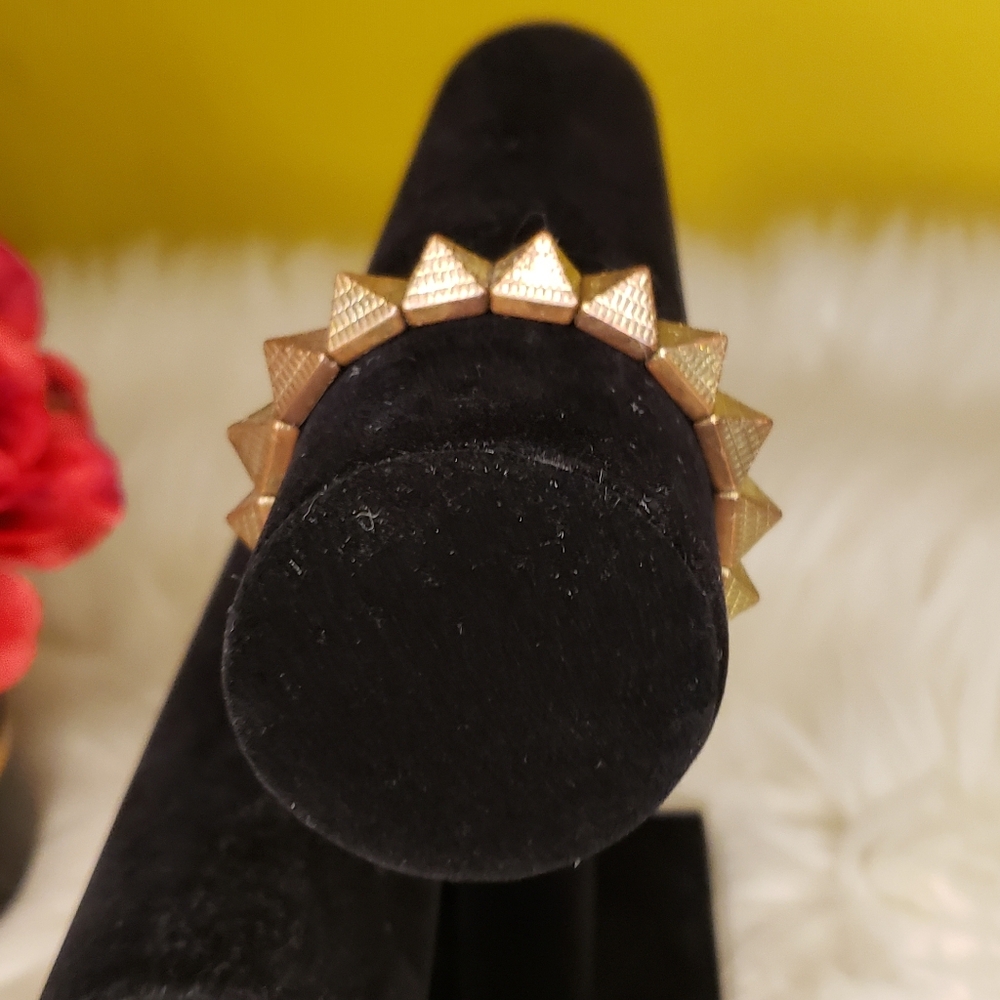 Gold Pyramid Spike Stretch Bracelet Textured Geometric Bangle Vintage Inspired - Picture 5 of 8
